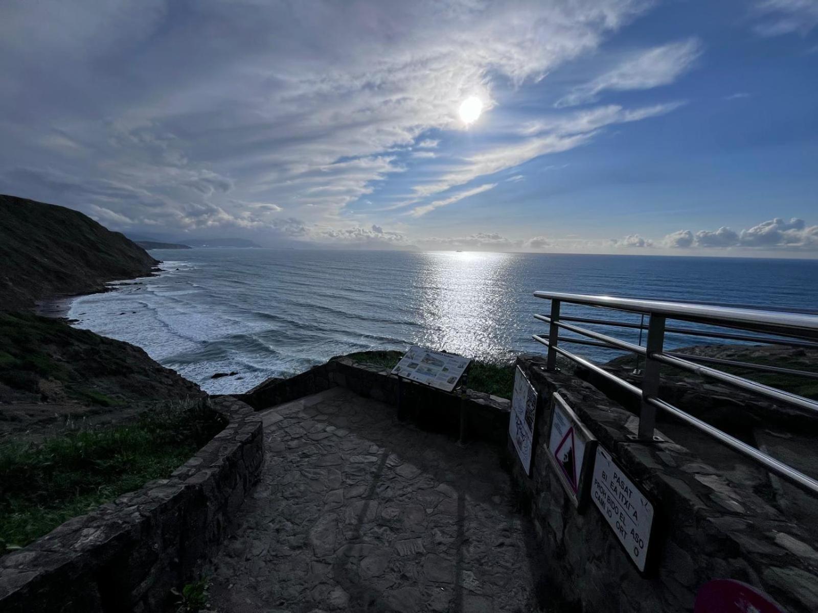 Tu Refugio Junto Al Mar Te Espera Disfruta Final Europa League Apartment Barrika Exterior photo